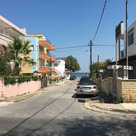 Sunny House Neoi Epivates *